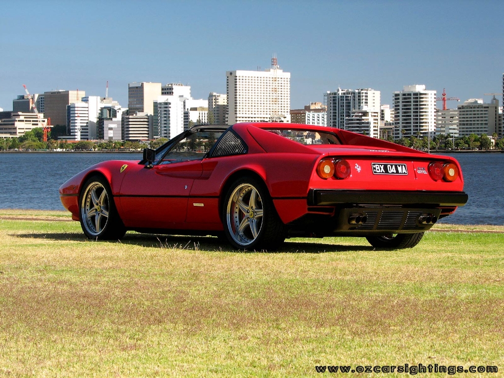 ferrari-308-5.jpg